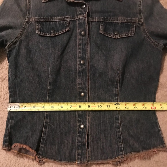 🌺 Adorable Picasso Style Jean Jacket NWOT - Picture 5 of 7
